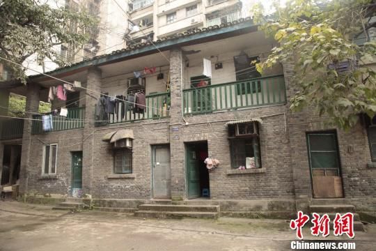 图为徐悲鸿曾经居住的二层小楼。 连肖 摄