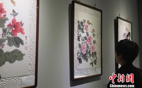 “春色怡人?韩祖猛中国画展”在山西太原开化寺一画馆开幕，共展出著名美术教育家、画家韩祖猛先生的国画山水、花鸟作品即使副幅，其中千只蝴蝶都不重样。　王燕君　摄 