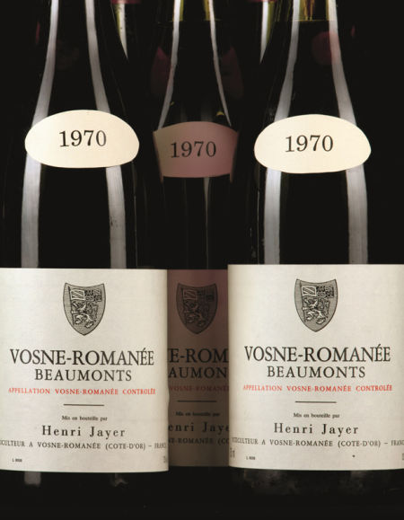 拍品编号34 Vosne-Romanée Premier Cru 「Beaumonts」 1970年 6瓶 估价： 港币100，000 - 130，000 1970年份：优质葡萄酒，产量丰富。这年收成不错，但真正浓郁的美酒却为数不多，只有出色种植者如亨瑞‧贾耶才能够生产特级佳酿。