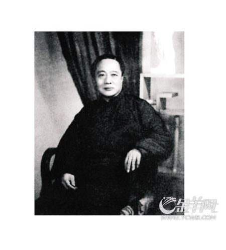 溥心畲（1896～1963）　　原名爱新觉罗?溥儒。北京人，满族，为清恭亲王奕之孙，曾留学德国。主攻山水，兼擅人物、花卉及书法，与张大千有“南张北溥”之誉，又与吴湖帆并称“南吴北溥”。